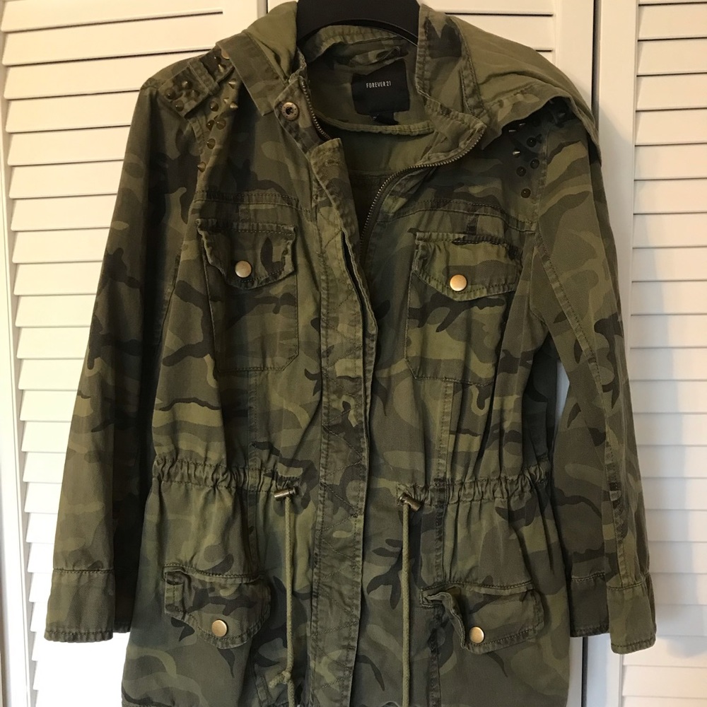 Forever 21 camo hooded jacket